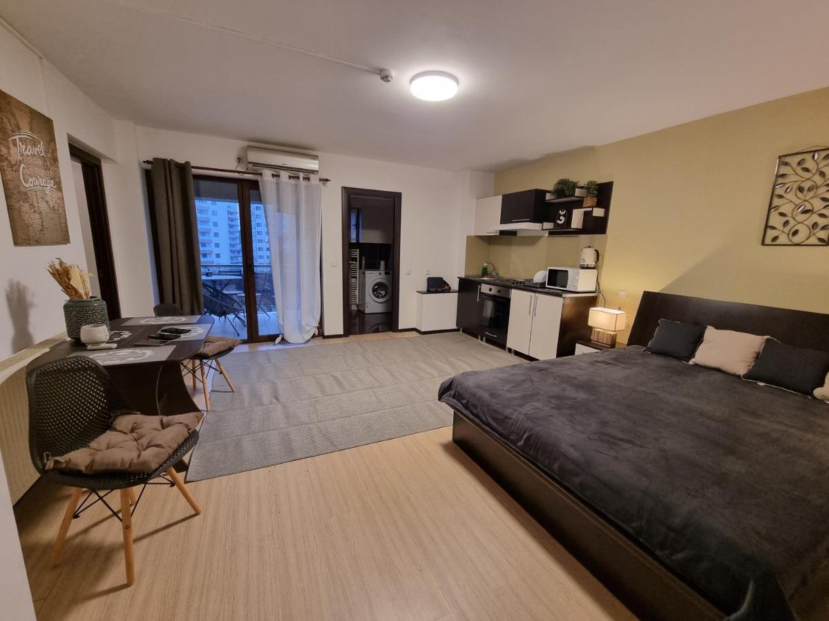 Lovely & Comfy, Central Apt In Jászvásár Kültér fotó